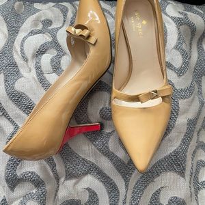 Kate Spade shoes -size 6B - Tan with red heel